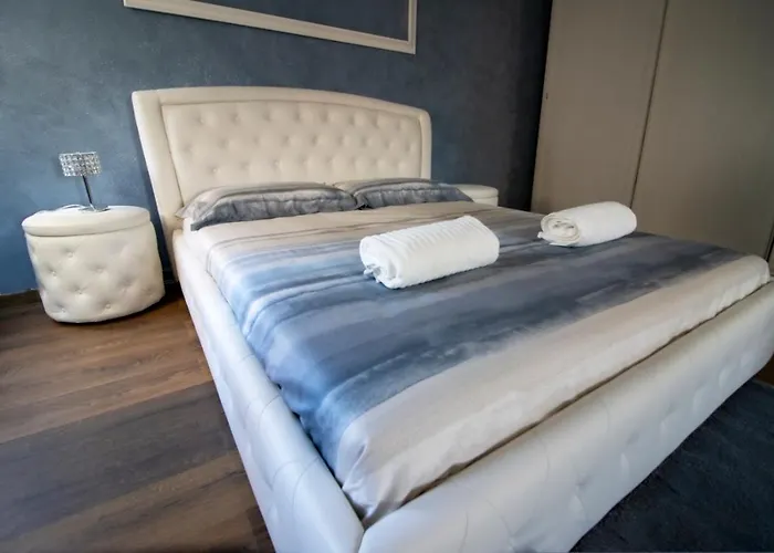 Experience Apartment *